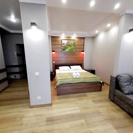 Исы Байзакова 133 Apartment พาฟโลดาร์ ภายนอก รูปภาพ